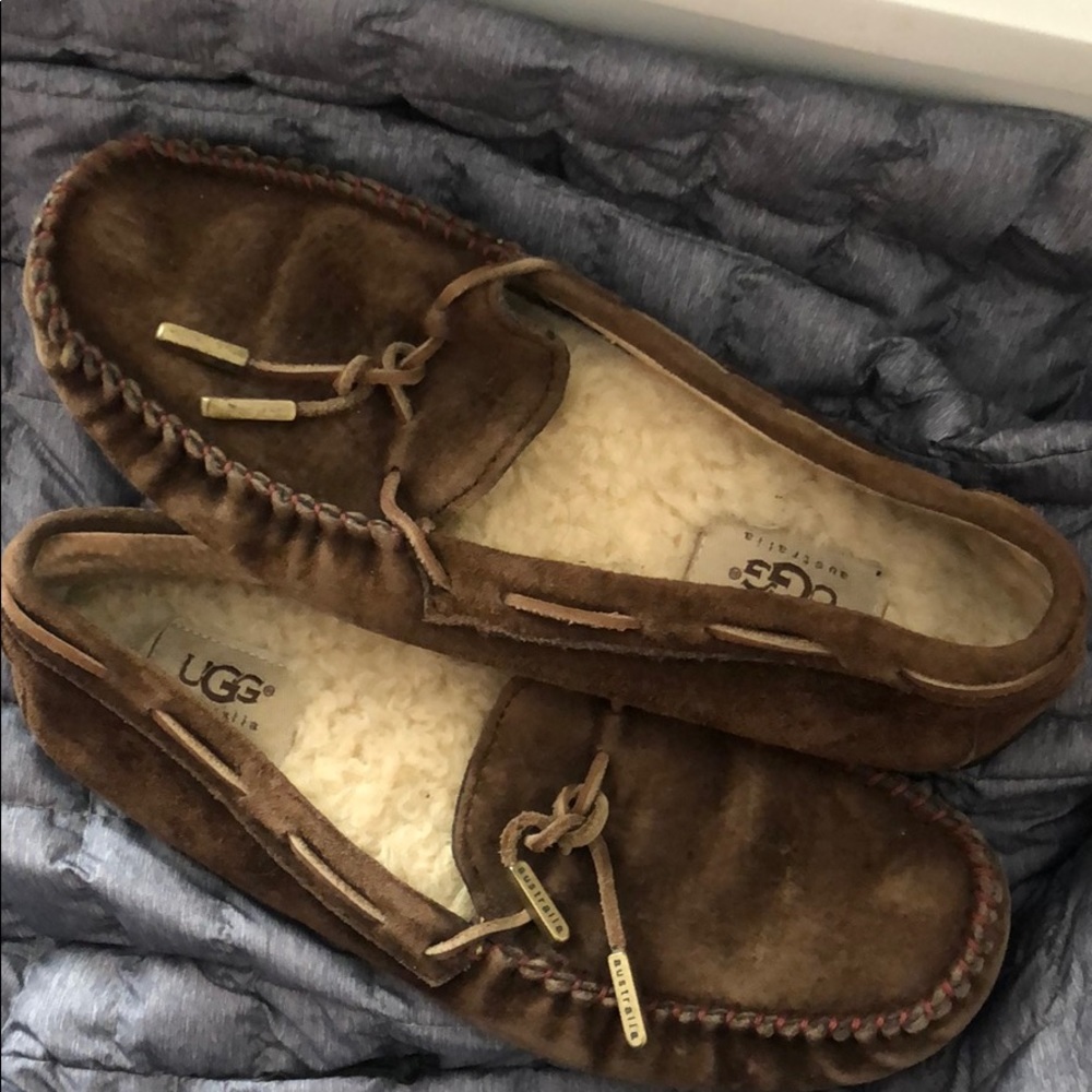 Ugg dakota moccasin 6.5 brown sheepskin cute